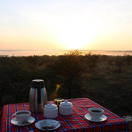 Osero Serengeti Luxury Tented Camp Banagi Екстериор снимка