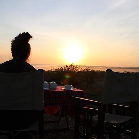 Osero Serengeti Luxury Tented Camp Banagi Екстериор снимка
