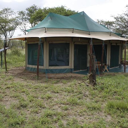 Osero Serengeti Luxury Tented Camp Banagi Екстериор снимка