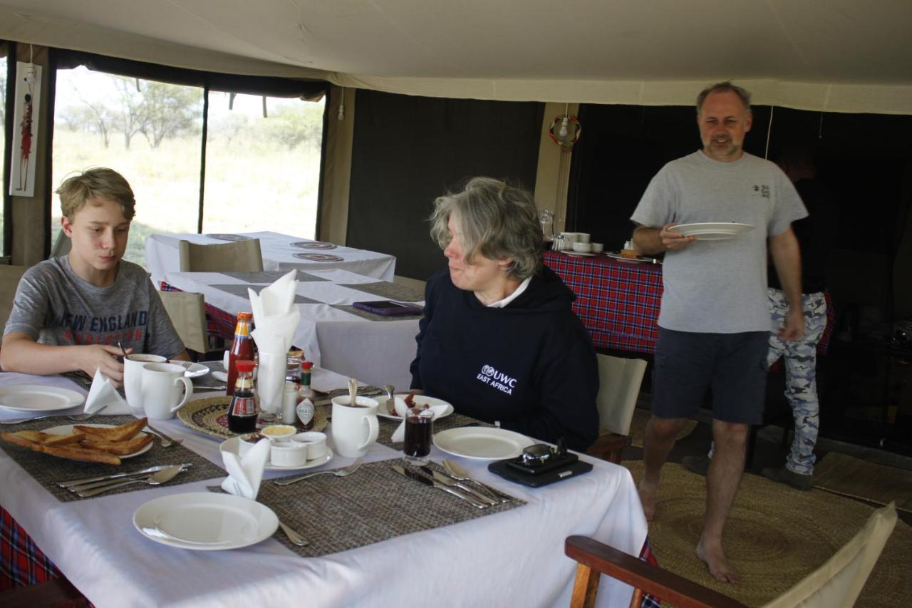 Osero Serengeti Luxury Tented Camp Banagi Екстериор снимка