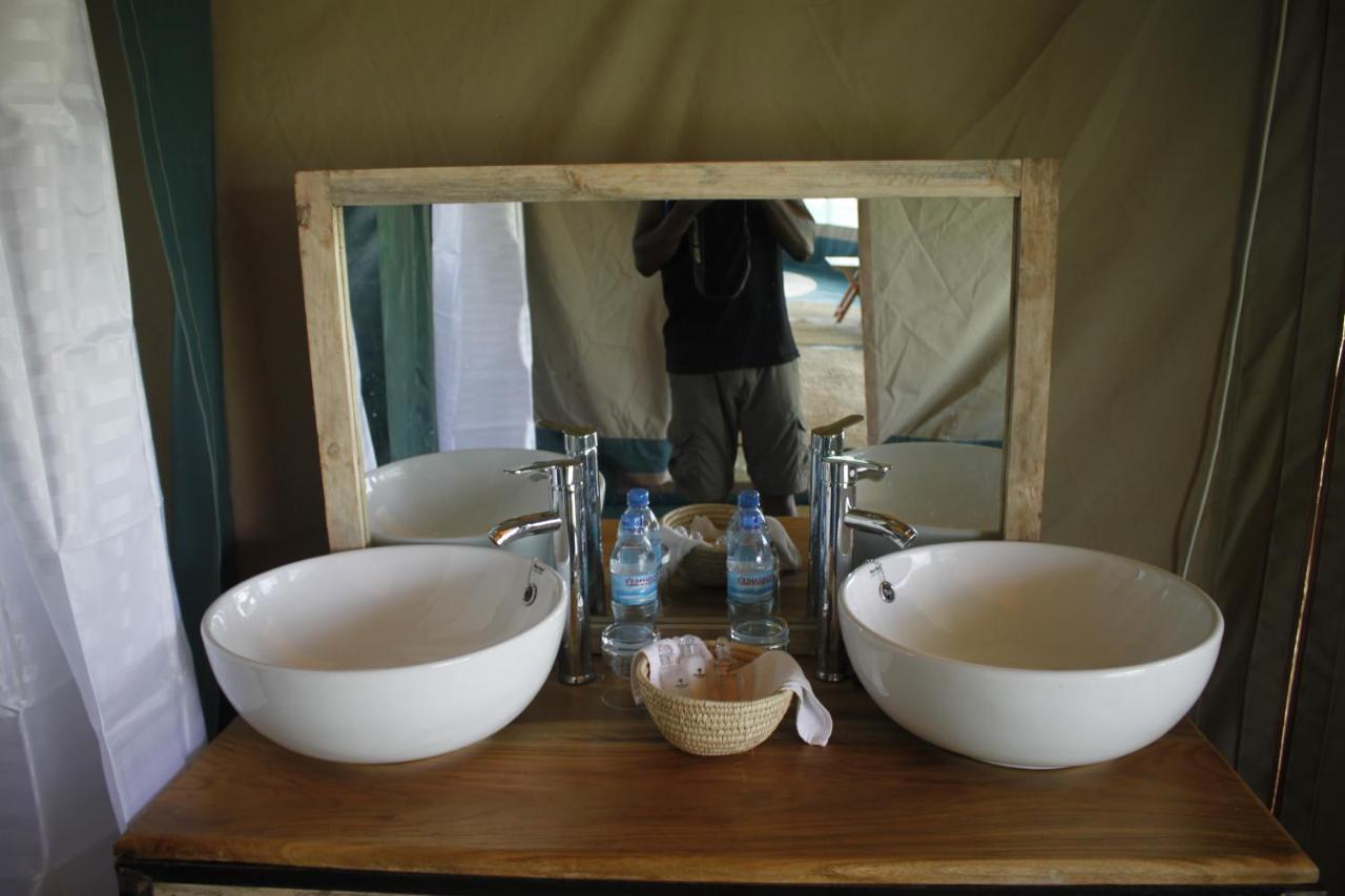 Osero Serengeti Luxury Tented Camp Banagi Екстериор снимка